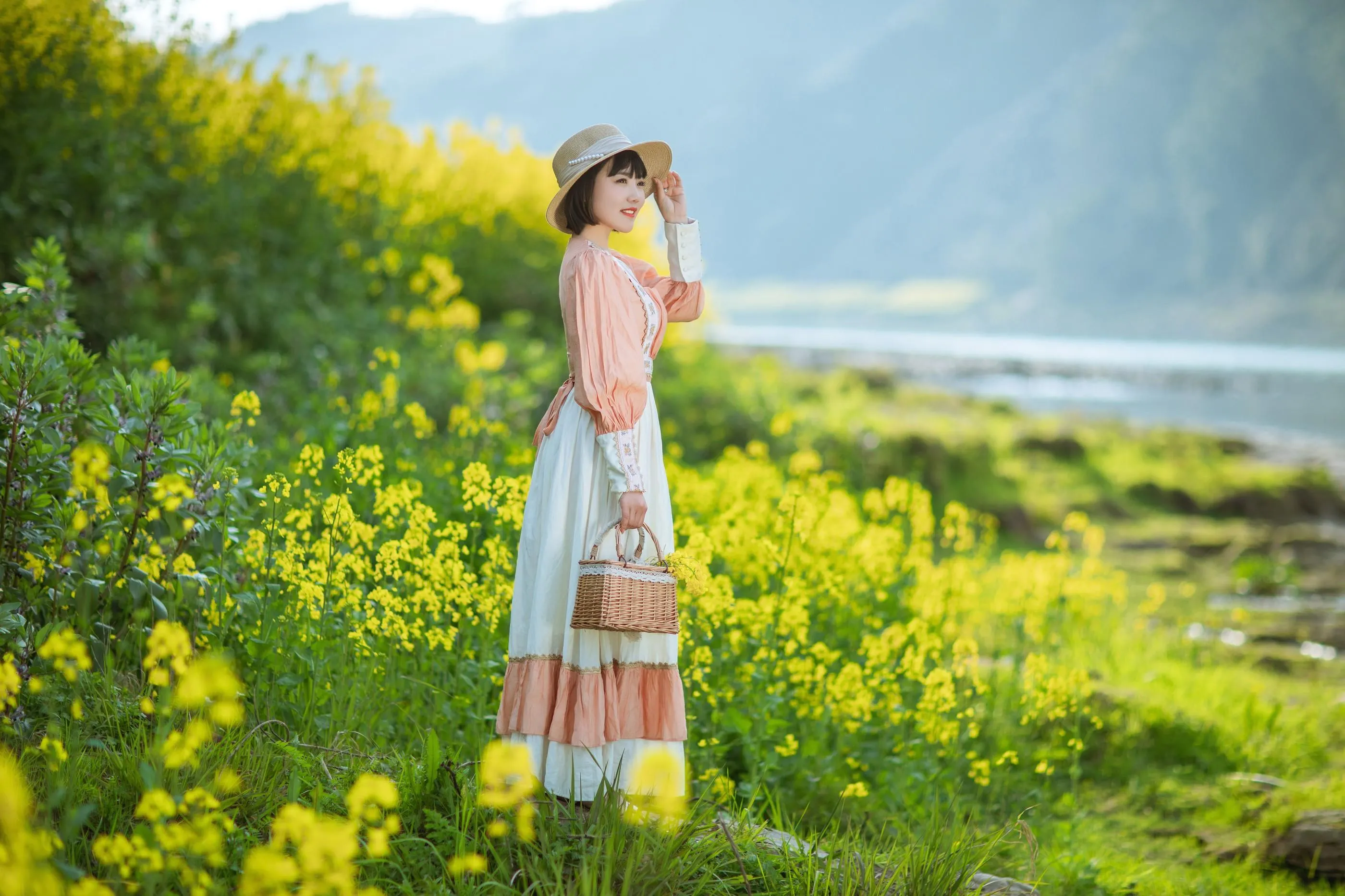 [YITUYU艺图语]2022.08.21 春天里的姑娘 冬琴 [38P]插图
